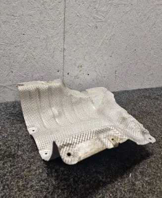 BMW 3 G20 G21 Heat shield in engine bay 7340963