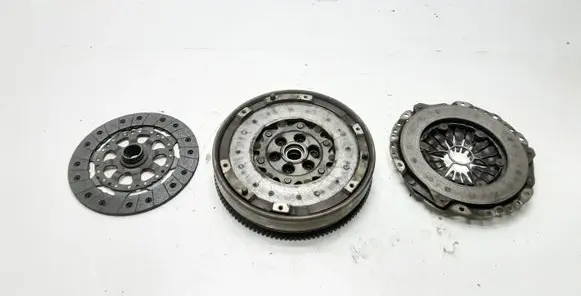 BMW 1 E82 E88 Clutch set kit 415039510 323064210