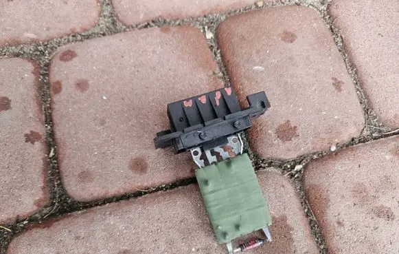 Opel Adam Heater blower motor/fan resistor 41TYS