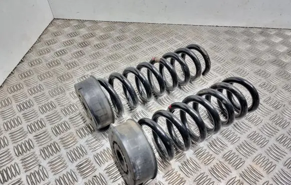 Mercedes-Benz E W212 Rear coil spring A2123260367