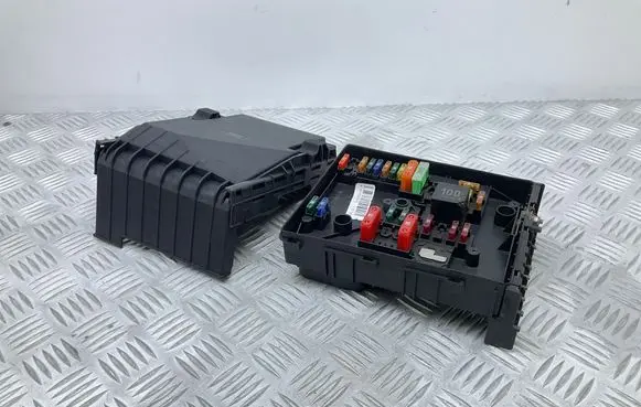 Audi Q3 8U Fuse box set 1K0937125D 1K093712F