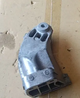 Mercedes-Benz E W212 Engine mounting bracket A6422233304