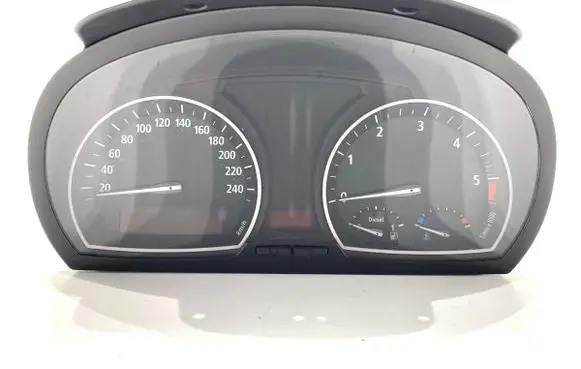 Speedometer (instrument cluster)