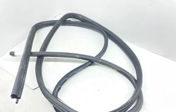 BMW 3 E36 Front door rubber seal 