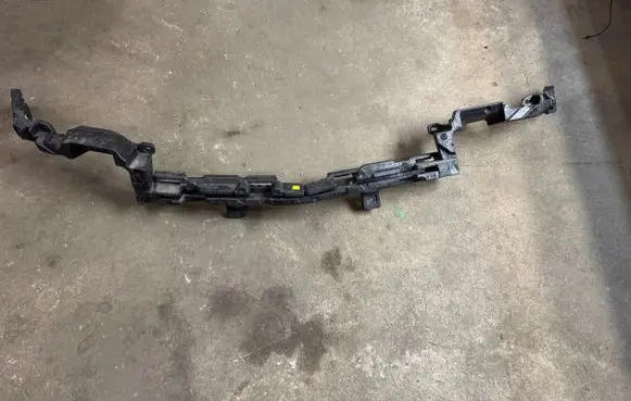 BMW iX Front bumper foam support bar 946419405