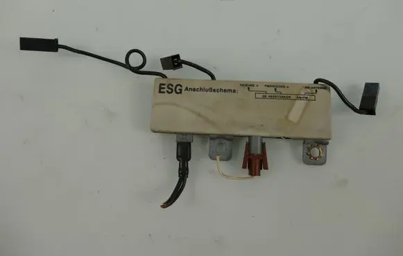 BMW 7 E32 Aerial antenna amplifier 1384421