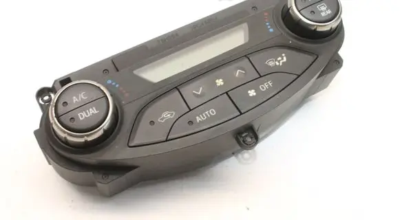 Toyota Yaris Interior fan control switch 75F206