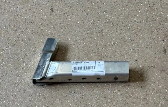 BMW M5 F90 Front bumper mounting bracket 8073506