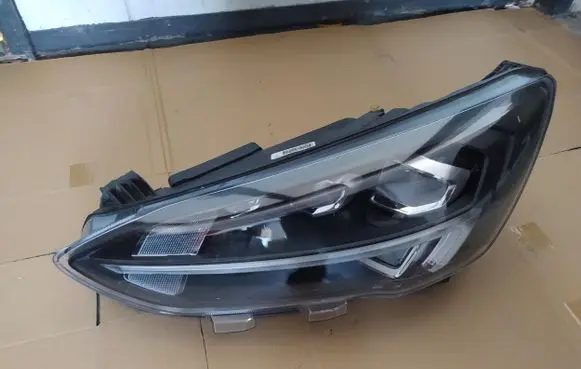 Ford Focus Headlight/headlamp MX7B-13E015-EB