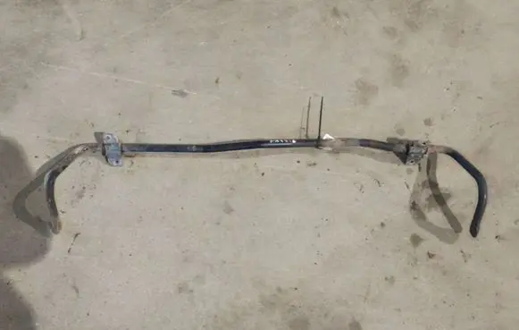 Volkswagen Polo IV 9N3 Front anti-roll bar/sway bar 