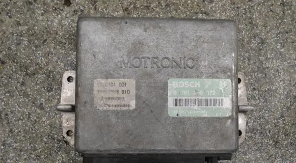 BMW 5 E34 Engine control unit/module 0261200172