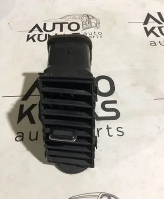 Toyota Prius (XW20) Dashboard side air vent grill/cover trim 5506447010 4556447010