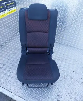 Toyota Verso Second row seats 