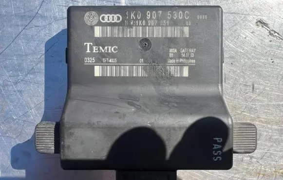 Volkswagen Touran I Gateway control module 1K0907530C 1K0907951
