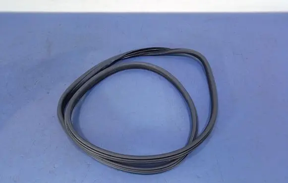 Peugeot 308 Front door rubber seal 