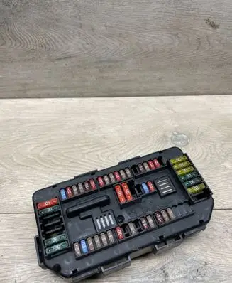 BMW 3 F30 F35 F31 Fuse module 922487904 19098000001 30112012
