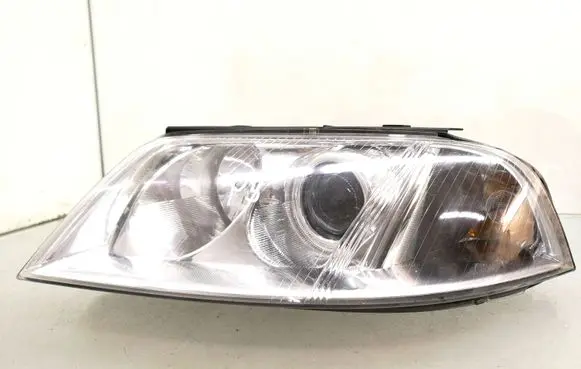 Volkswagen PASSAT B5.5 Headlight/headlamp HVW1261L00E