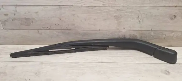 Toyota Yaris Rear wiper blade arm