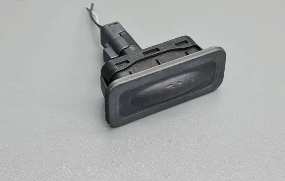 Tailgate opening switch