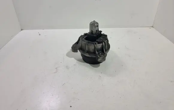 BMW 5 F10 F11 Engine mount bracket 678560101 6785601