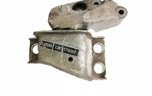 Mercedes-Benz E W212 Engine mount bracket A6510901041