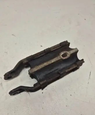 Volvo V60 Engine mount bracket 31262935