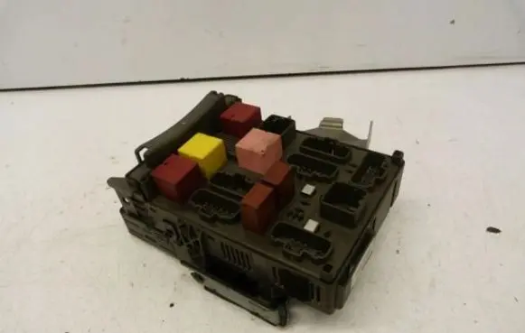 Renault Espace IV Fuse module 8200315962