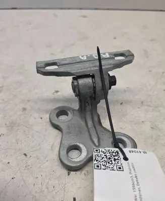 Volvo S60 Front door lower hinge 31218515