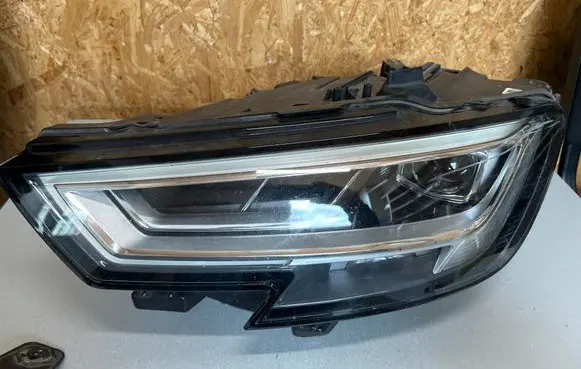Audi A3 S3 8V Headlight/headlamp 8V0941033D