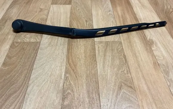 BMW 5 E60 E61 Front wiper blade arm 7198597