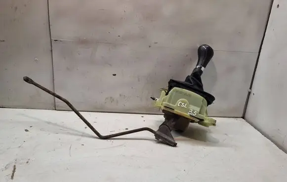 Mercedes-Benz CLS C219 Gear shifter/selector A2112674224 082691383 116729S3