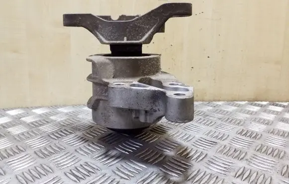 Ford Mondeo MK V Engine mount bracket DS736F012GG