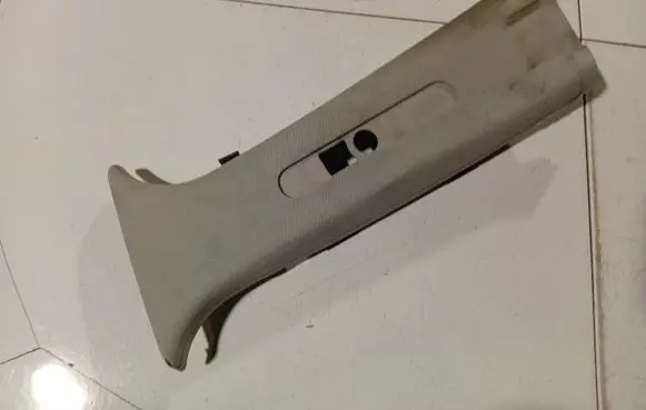 Mercedes-Benz A W169 (B) pillar trim (top) A1696900325