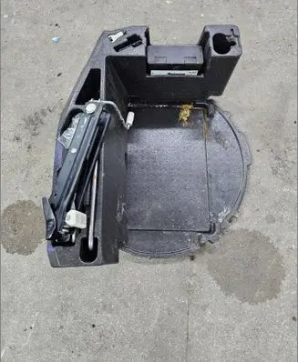 Mercedes-Benz CLK A209 C209 Lift Jack A2098990014