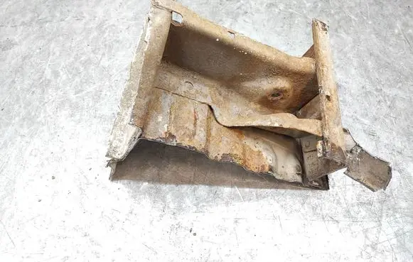 Volkswagen Transporter - Caravelle T5 Front shock absorber mounting bracket 