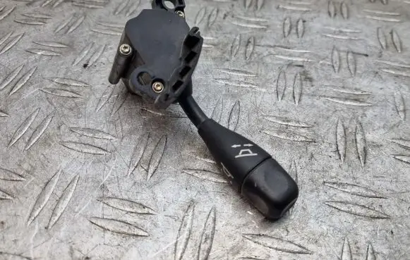 Mercedes-Benz E W211 Steering wheel adjustment handle/lever A0005453022