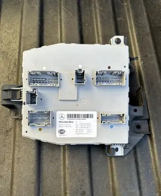 Mercedes-Benz C W205 SAM control unit A2059009321 A2059013904