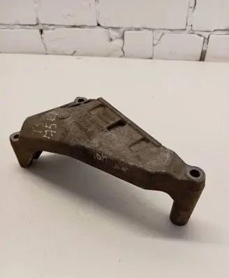 Volkswagen Transporter - Caravelle T5 Engine mounting bracket 038199207AK