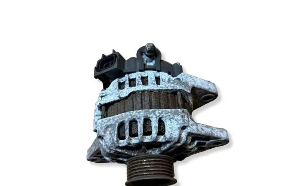 KIA Ceed Generator/alternator 373002B101 2655447 135V90A