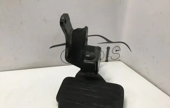 Dodge RAM Foot rest pad/dead pedal 82216265AA