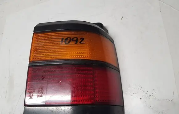 Volkswagen PASSAT B3 Rear/tail lights 333945112