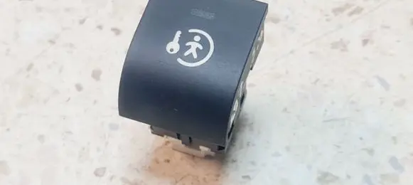 Peugeot 207 Child safety switch 96526810XT