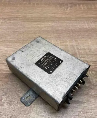 Mercedes-Benz W123 Seat control module 0008200297 0285001003