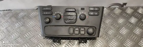Volvo S60 Climate control unit 8682930