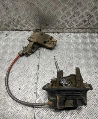 Audi A4 S4 B5 8D Gear shifter/selector 8D0713041B
