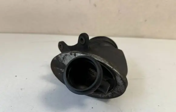 Mercedes-Benz E W211 Intake resonator A6460981007 054548