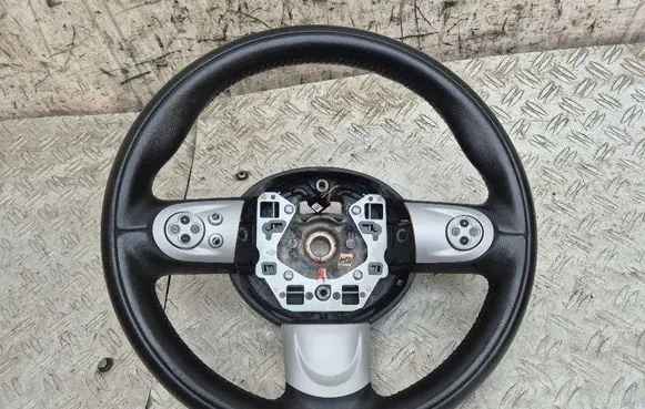 Mini One - Cooper Clubman R55 Steering wheel 2751499 2751500 RG23178