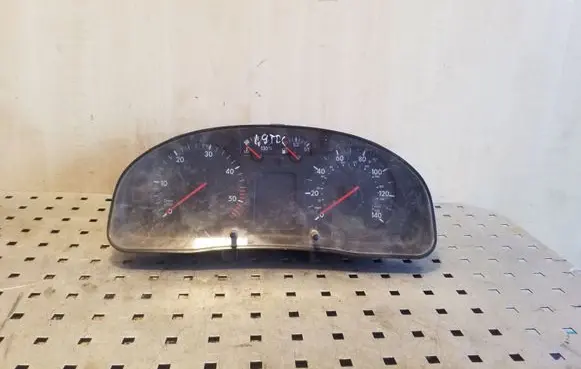 Volkswagen PASSAT B5 Speedometer (instrument cluster) 110008794010