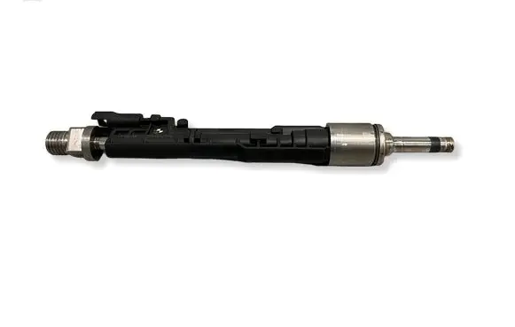 BMW 4 F36 Gran coupe Fuel injector 0261500172 7639994