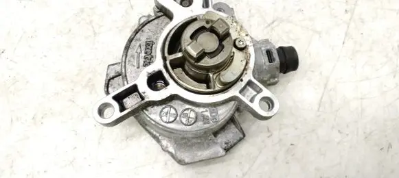 Volvo XC40 Vacuum pump 31316688
